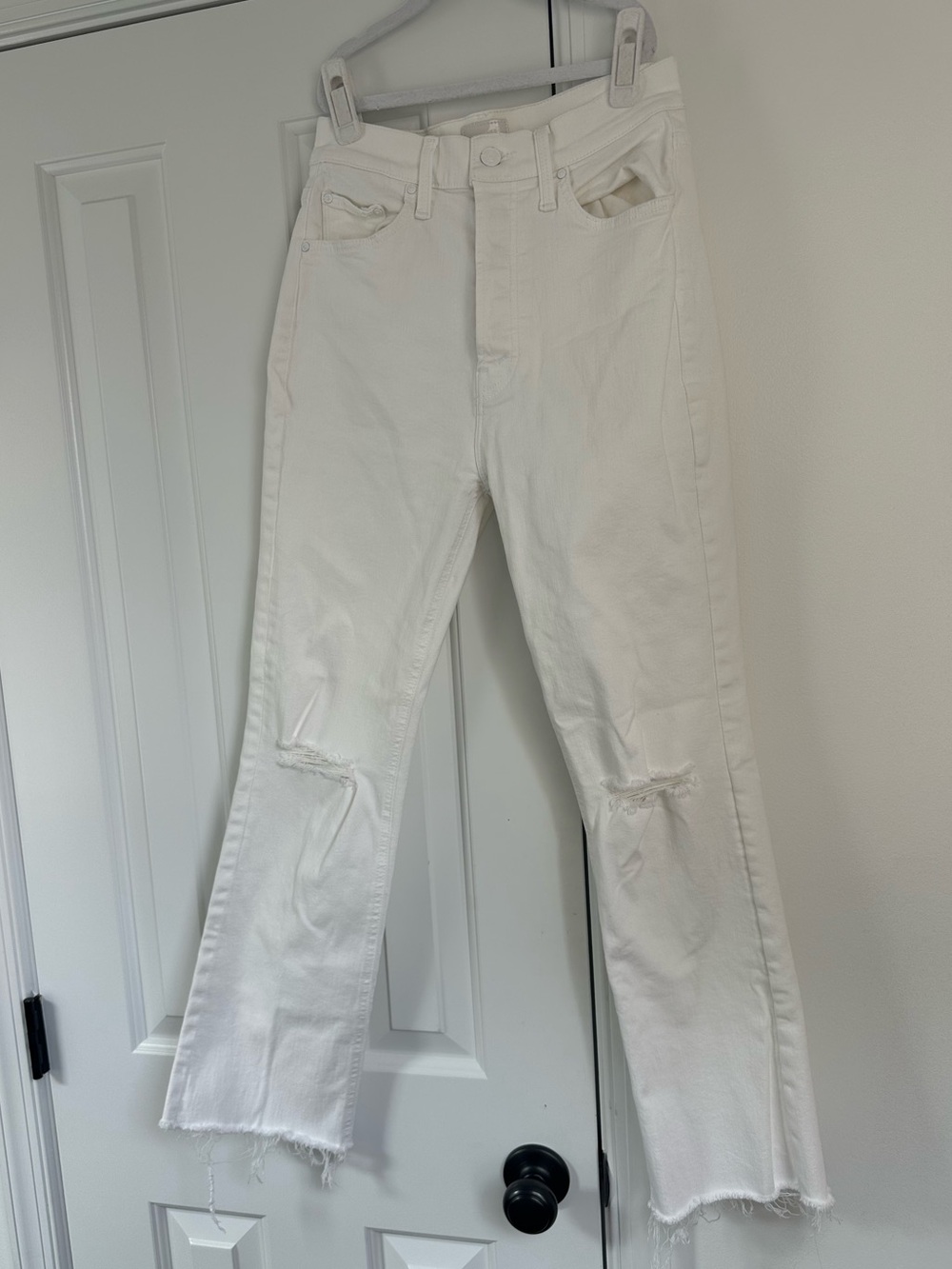 Mother the tripper ankle fray unfairest of them all white jeans size 26